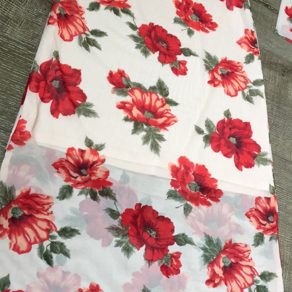 ♦️SOLD♦️Forever 21 Bodycon Floral Mesh Midi Dress - Picture 3 of 7